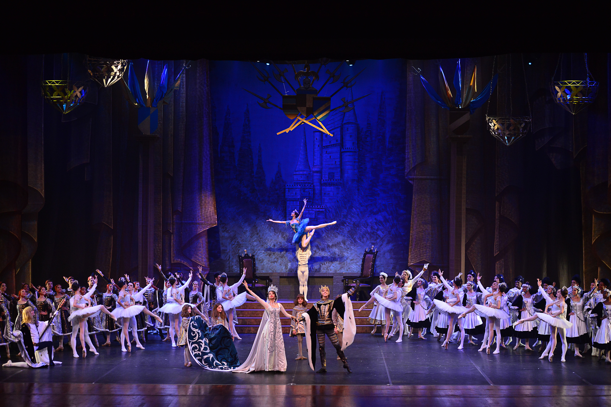III Ato do Ballet "Raymonda"